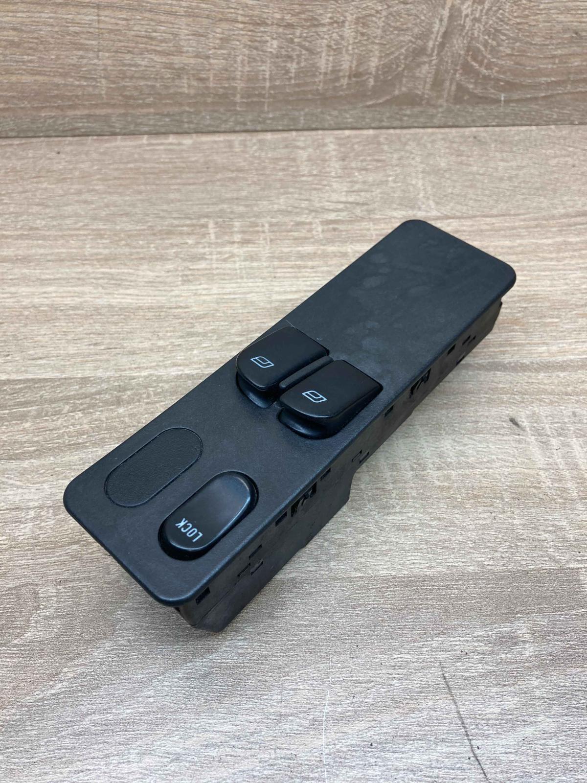 4519120 501230  Electric window control switch Saab 900