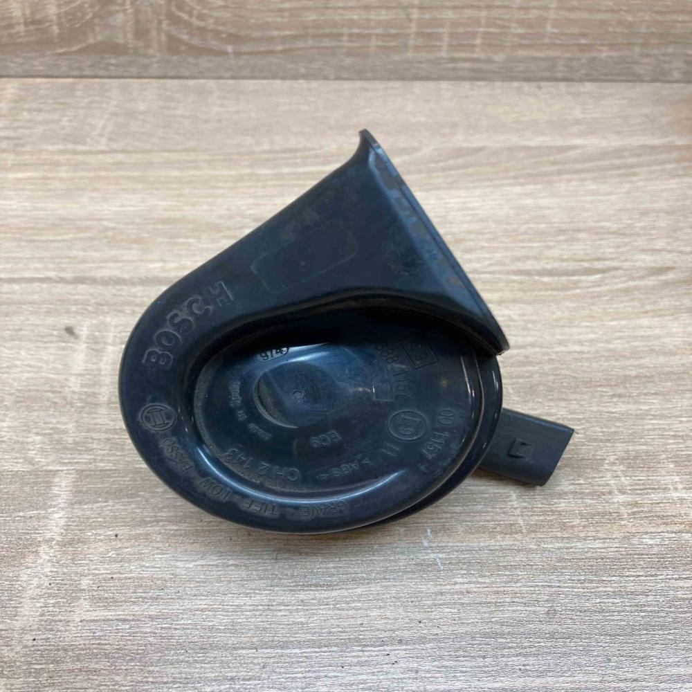 70 388 1157   Horn signal Audi A3 S3 8L