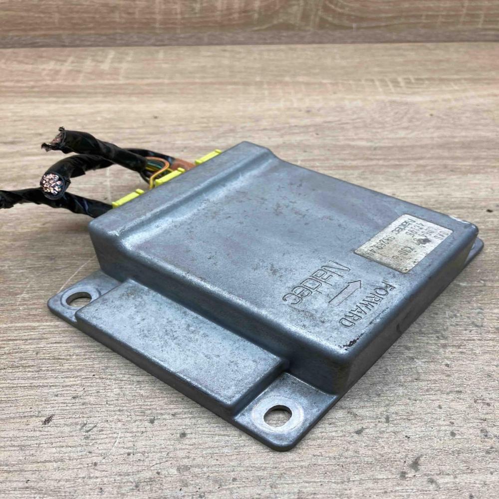 3326949 LD6467 K30  Airbag control unit/module Mazda MPV
