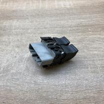 015088A   Electric window control switch Renault Megane II