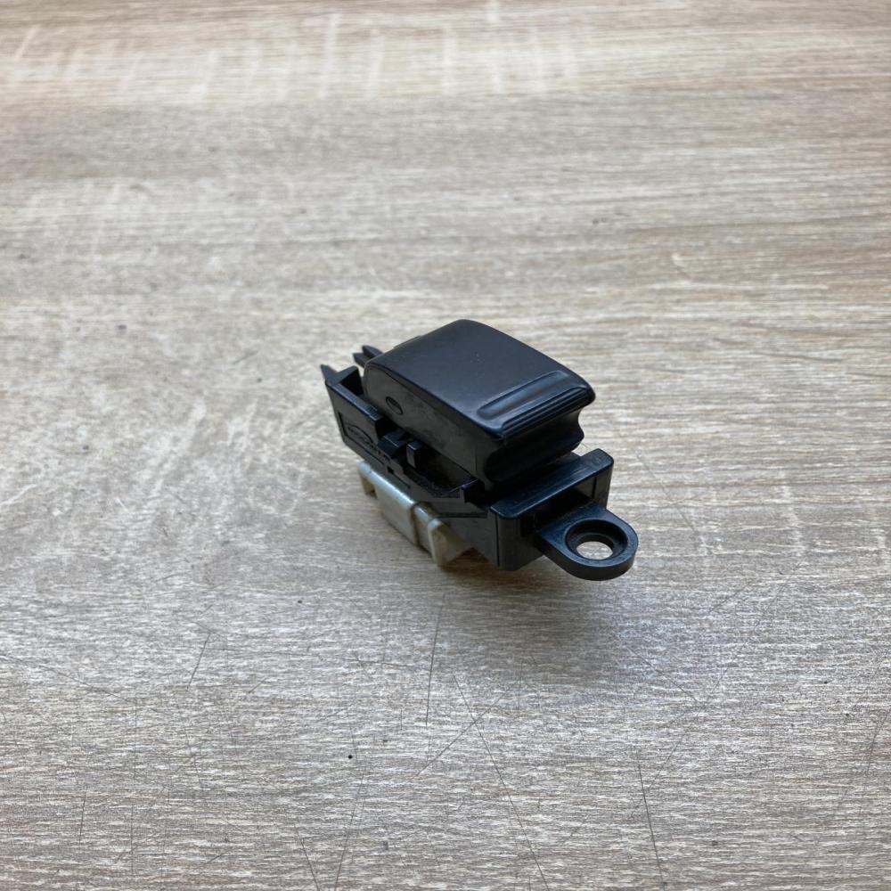 Nissan window switch   Electric window control switch Nissan Almera