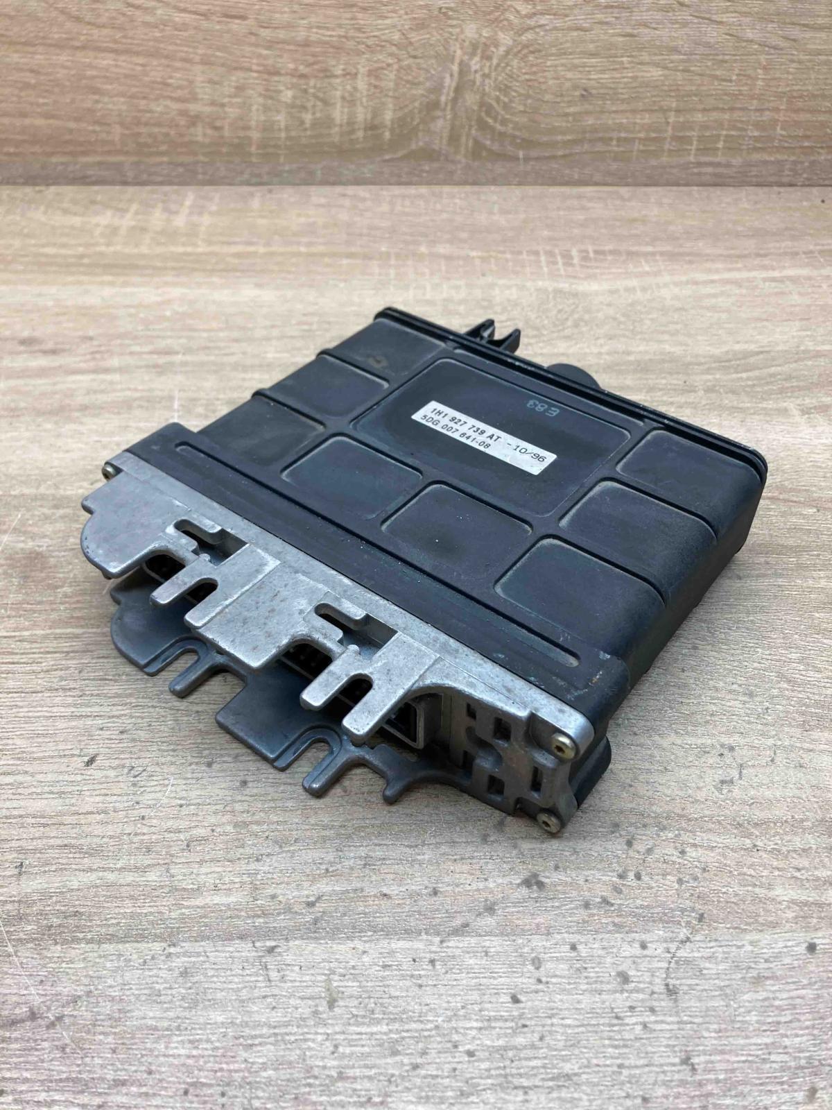 01M927733G 5DG007651  Gearbox control unit/module Volkswagen Golf III