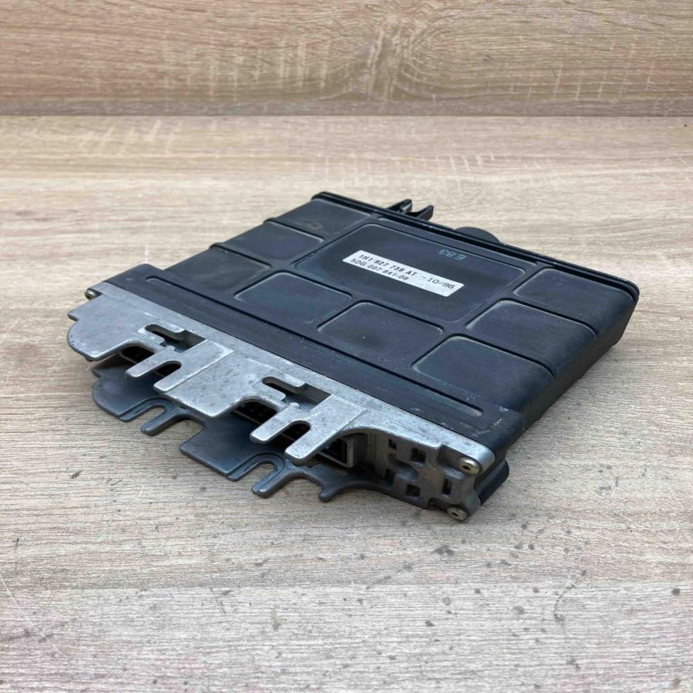 01M927733G 5DG007651  Gearbox control unit/module Volkswagen Golf III