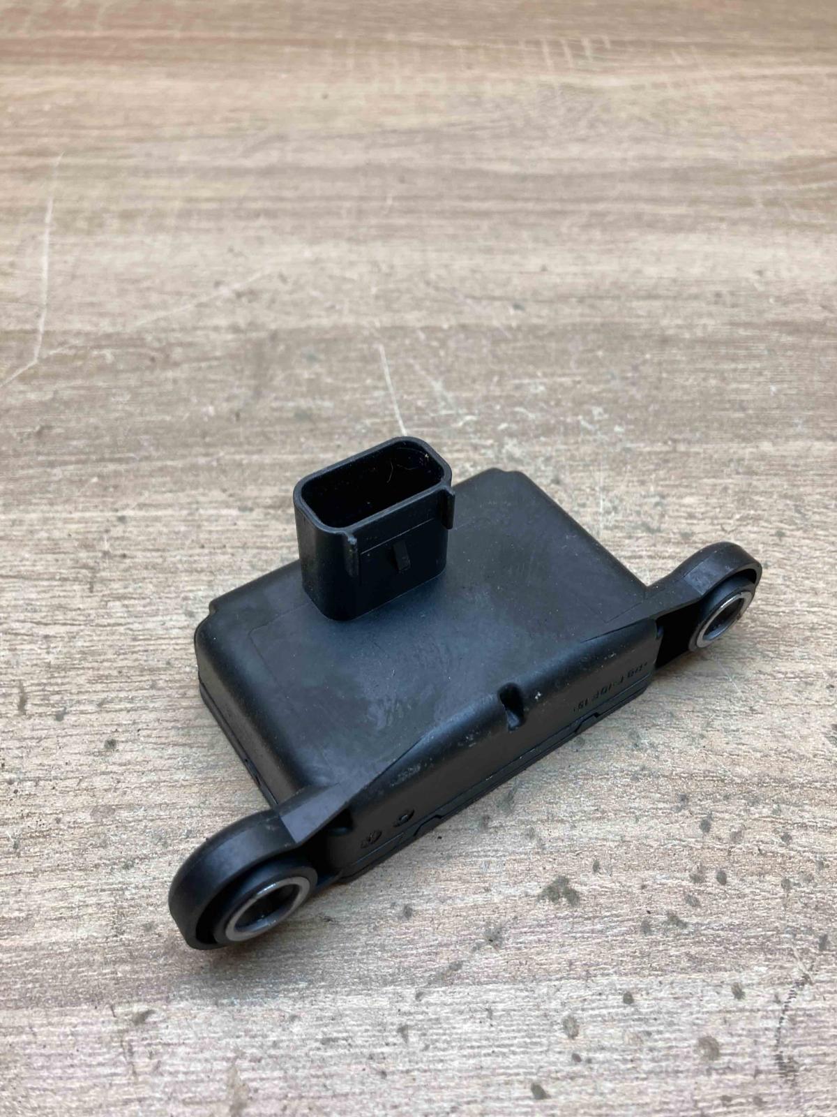 13581120 J133C26Y6E GM ESP acceleration yaw rate sensor Opel Astra J