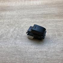 607 2D4   Electric window control switch Mazda 6