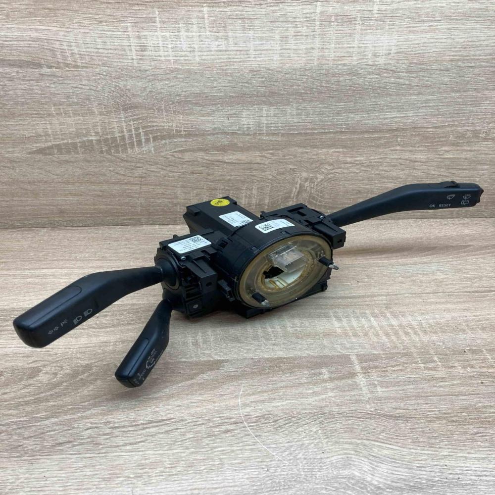 3C9953513C 3C0953549L 68493 Wiper turn signal indicator stalk/switch Volkswagen