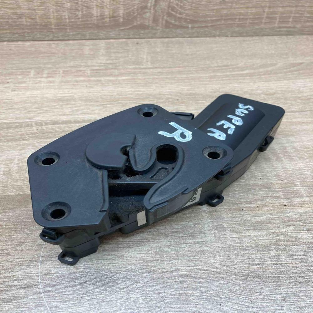3T0827300B   Tailgate/trunk/boot lock/catch/latch Skoda Superb B6 (3T)