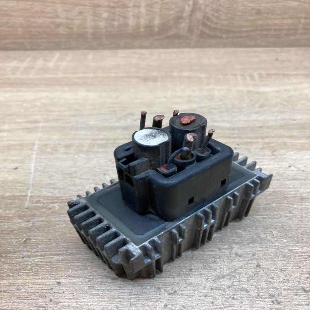 09132691 51299008  Glow plug pre-heat relay Opel Vectra B