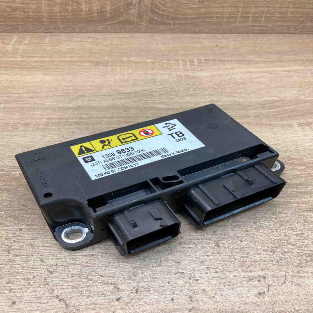 13589833   Airbag control unit/module Opel Insignia A