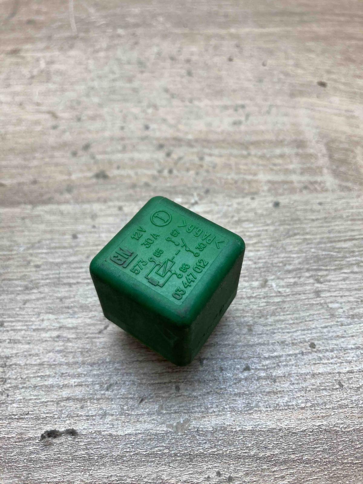 03447012   Other relay Renault Captur