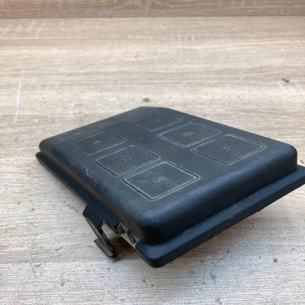 09132702  2945 Fuse box cover Opel Zafira A