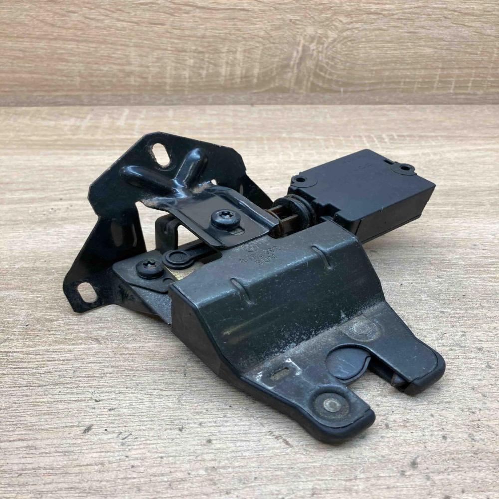 8168892  BUM Tailgate/trunk/boot lock/catch/latch BMW 5 E39
