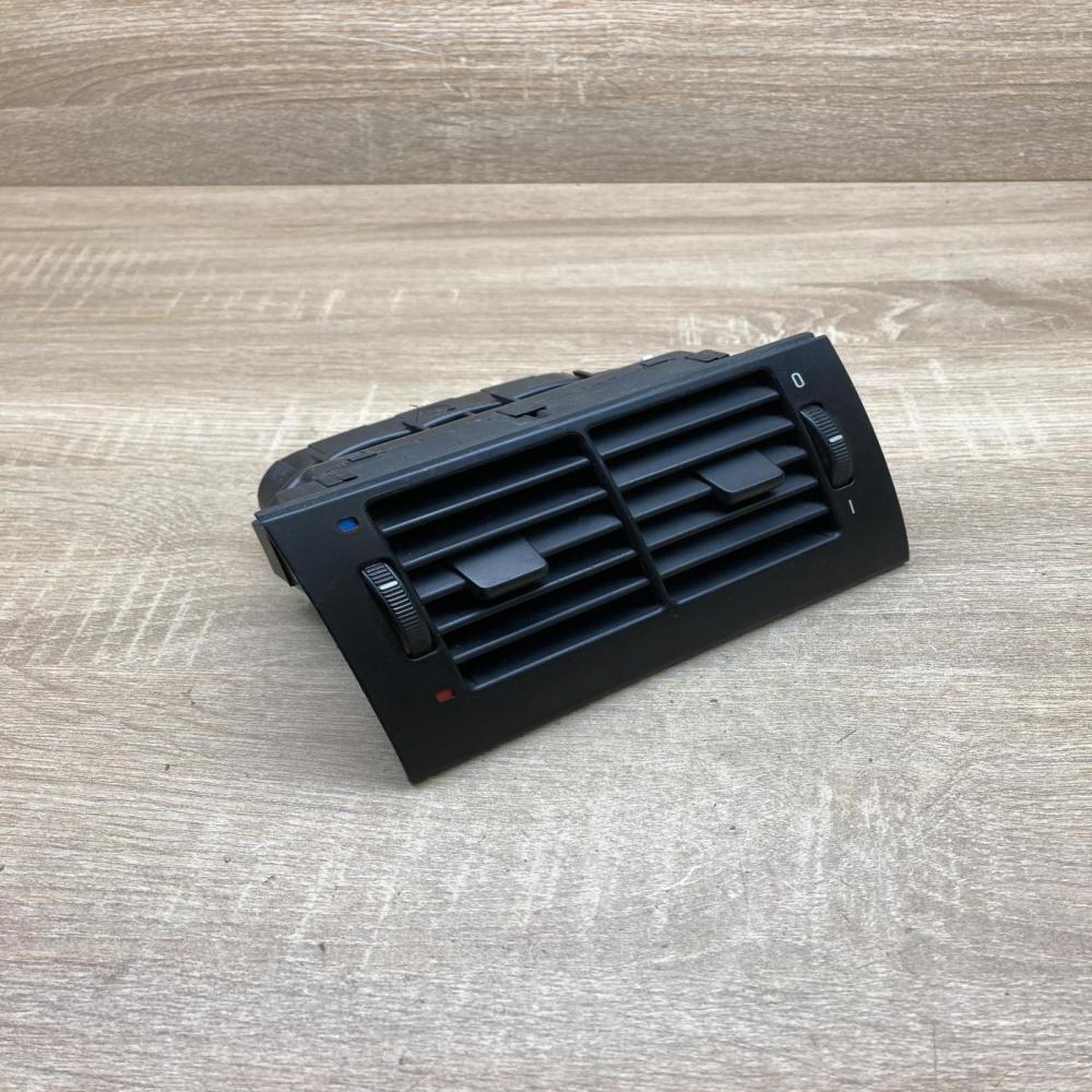 8376150   Rear air vent grill BMW 5 E39