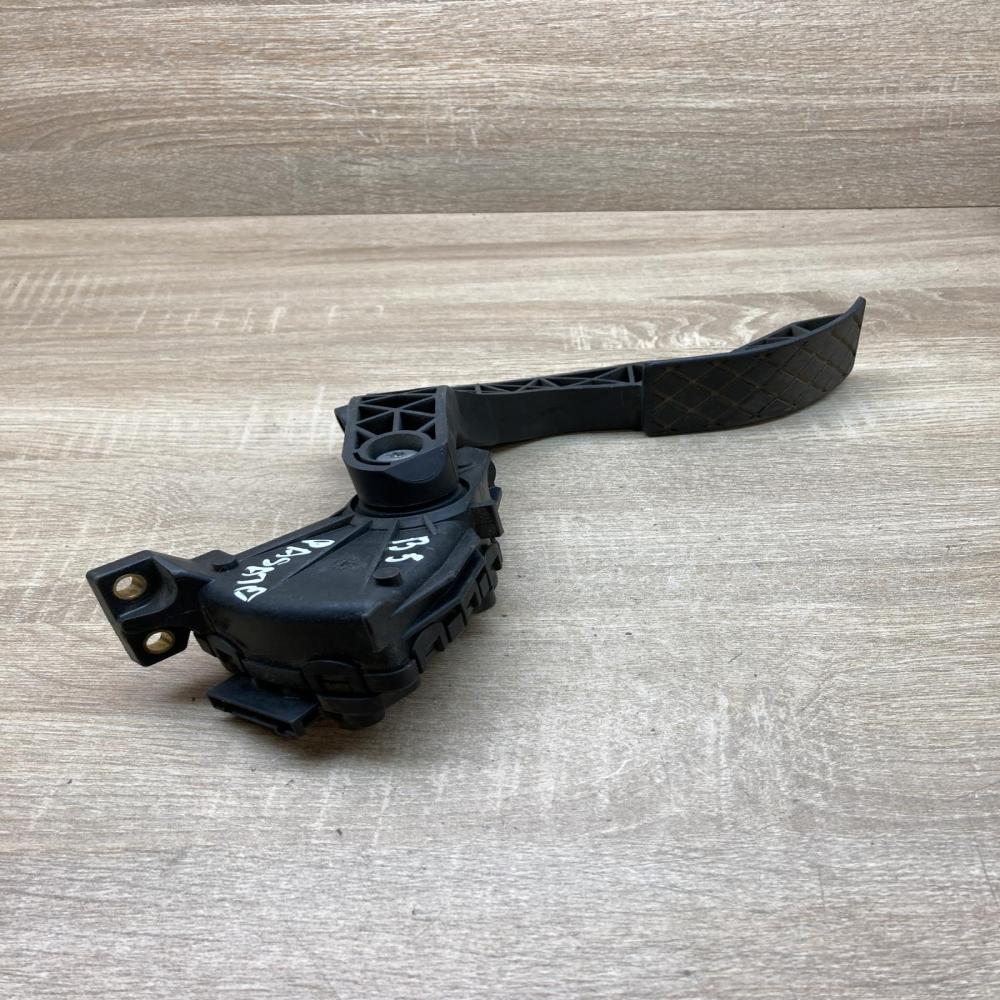 8D1721523A 6PV008026  Accelerator throttle pedal Volkswagen PASSAT B5