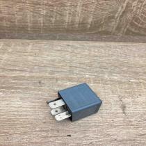 8D0951253A   Other relay Audi A6 S6 C6 4F