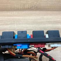 1K2937503B 4H0951253A  Fuse module Volkswagen Golf VI