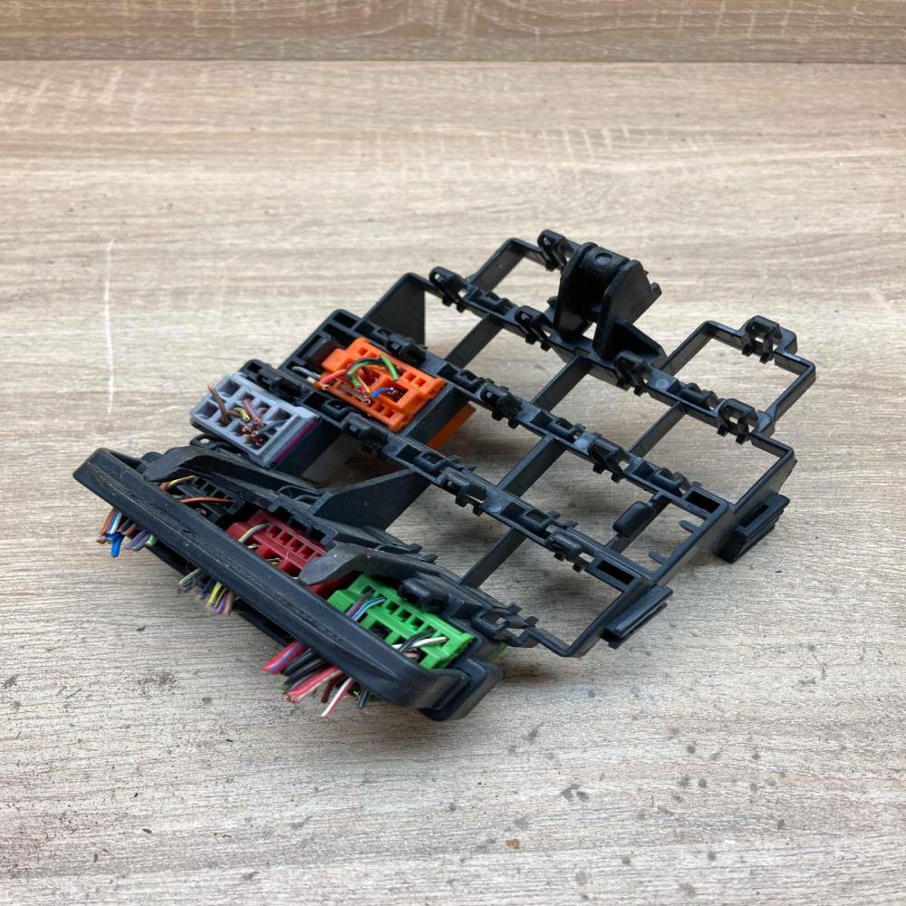 3D0937083   Fuse box set Audi A6 S6 C6 4F