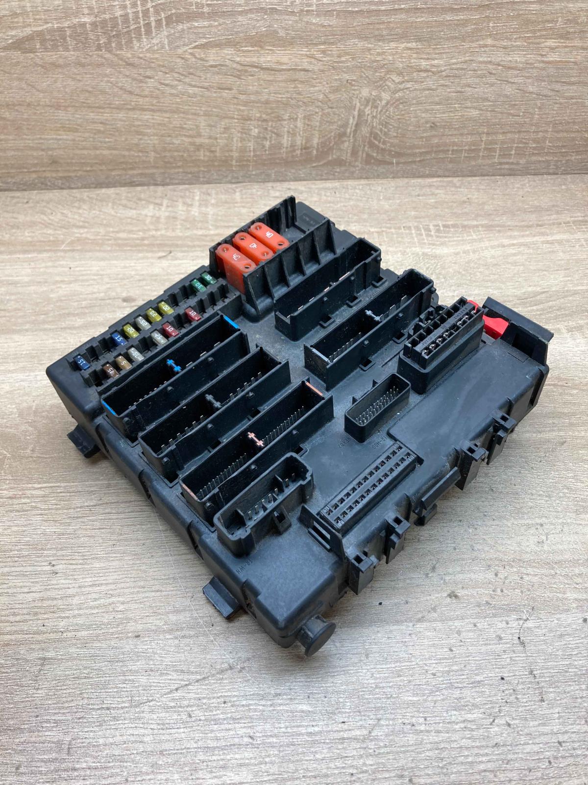 13170890 460023260  Fuse module Opel Signum
