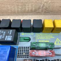 24412497 90191753  Fuse module Opel Zafira A