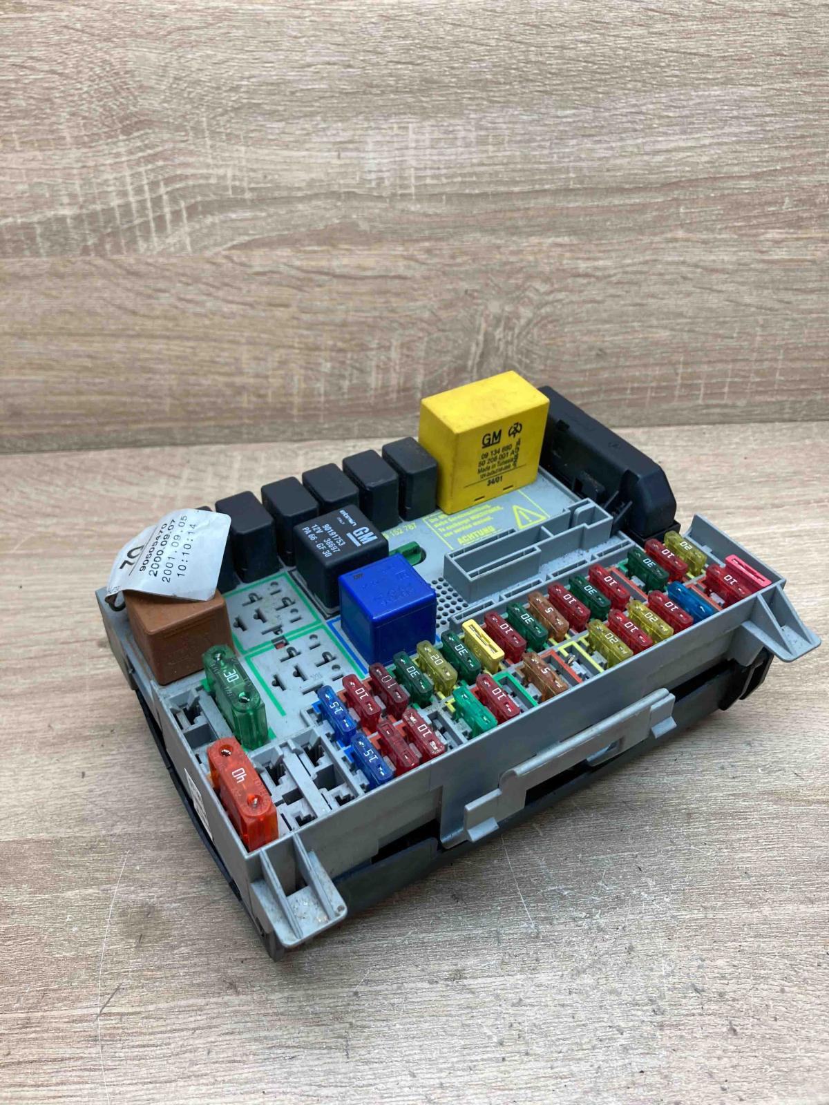 09152787 90191753  Fuse box set Opel Vectra B