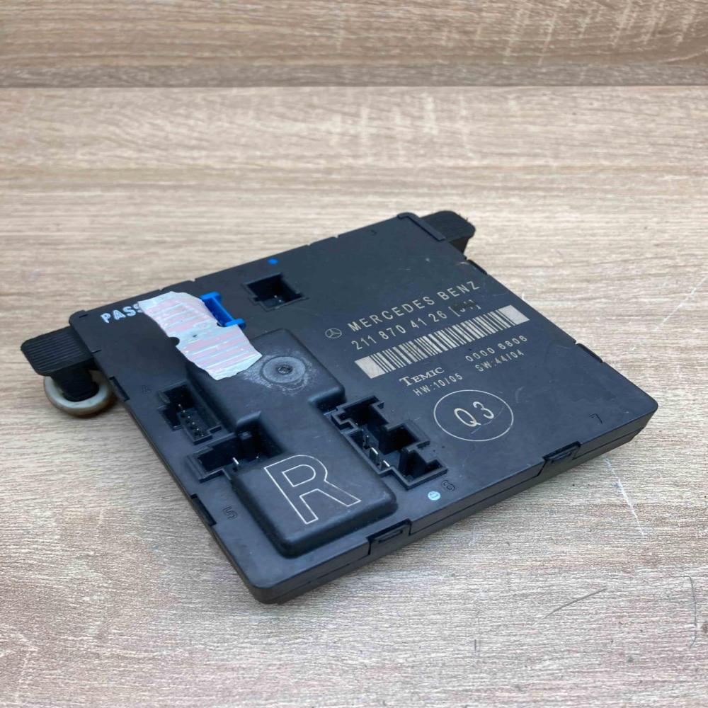 2118704126  Right Door control unit/module Mercedes-Benz E W211