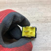 09134506 501776  Windscreen/window heater switch Opel Vectra B