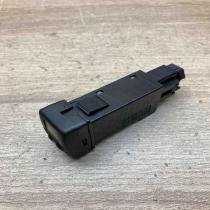 134139   Headlight level height control switch Mazda 5