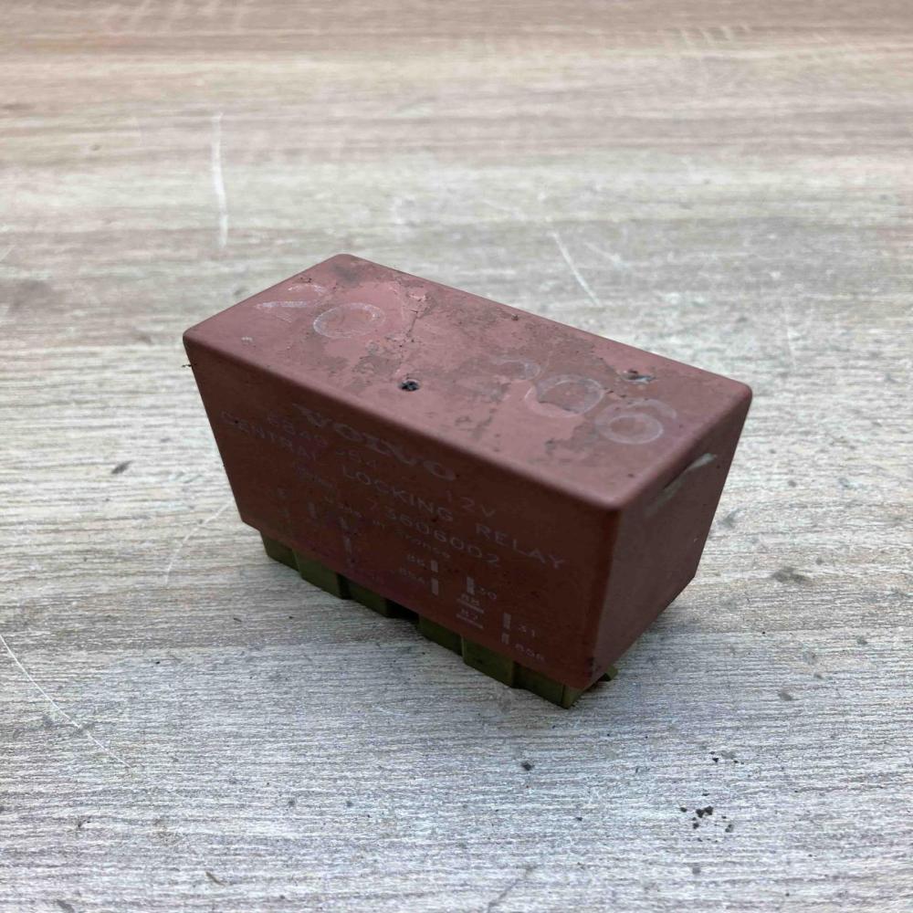 6849364 73606002  Other relay Volvo S40, V40