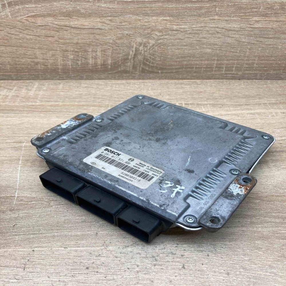 8200309318 0281011571  Engine control unit/module ECU Renault Laguna II