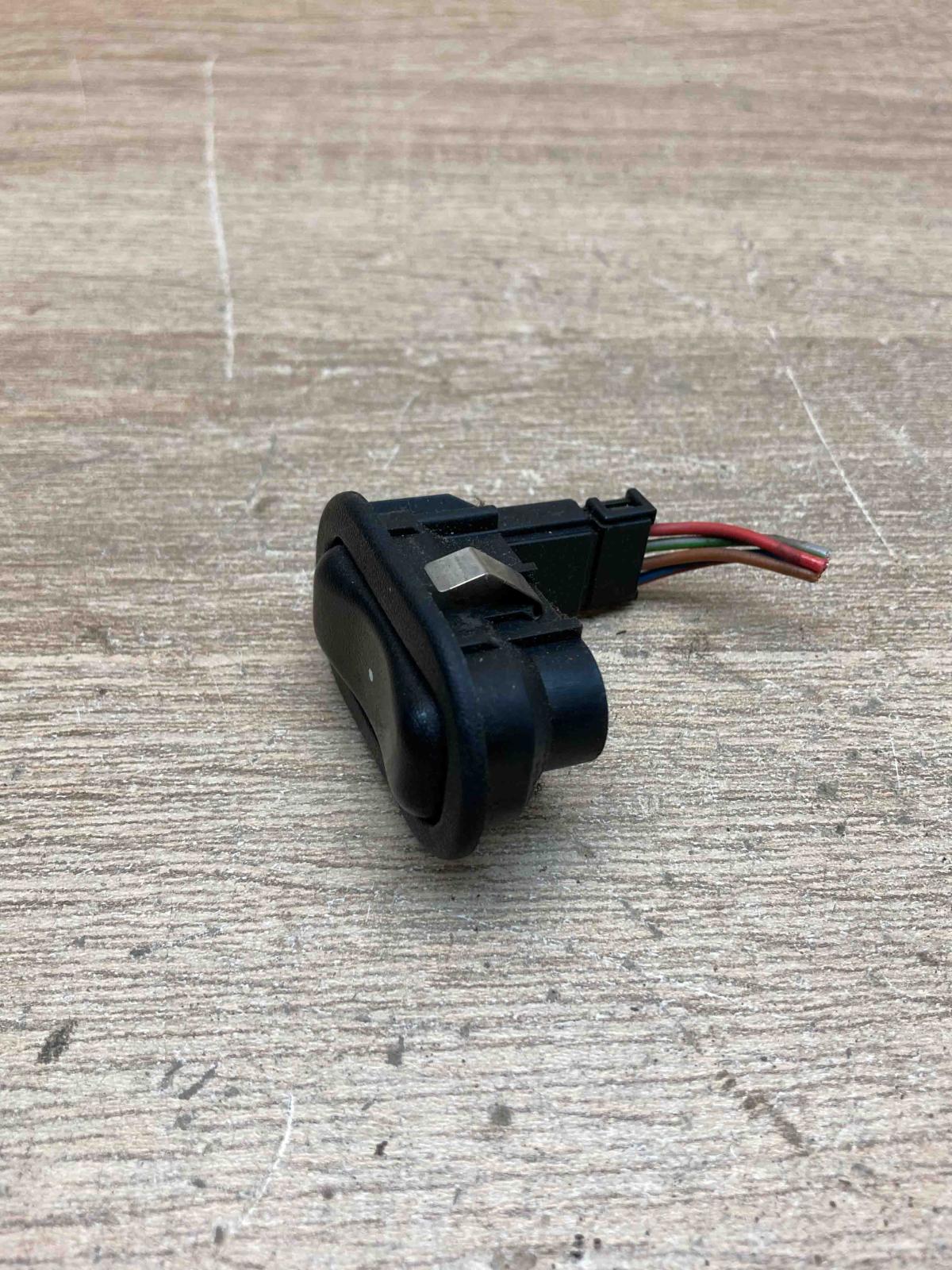 90561388 13383100  Electric window control switch Opel Astra G