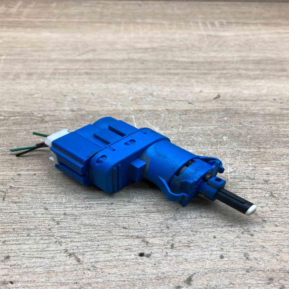 BP4K   Brake pedal sensor switch Mazda 3 I