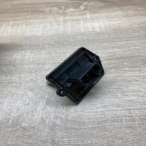 RC1M 4F33   Heater blower motor/fan resistor Mazda 323 F