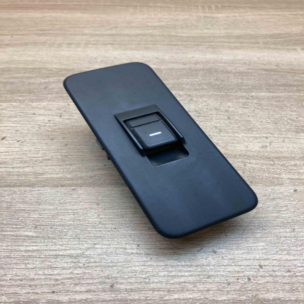 YUD501070PVJ 071022 1  Electric window control switch Land Rover Discovery 3 - L