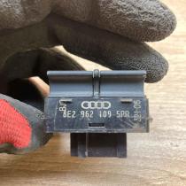 8E2962109   Alarm switch Audi A4 S4 B7 8E 8H