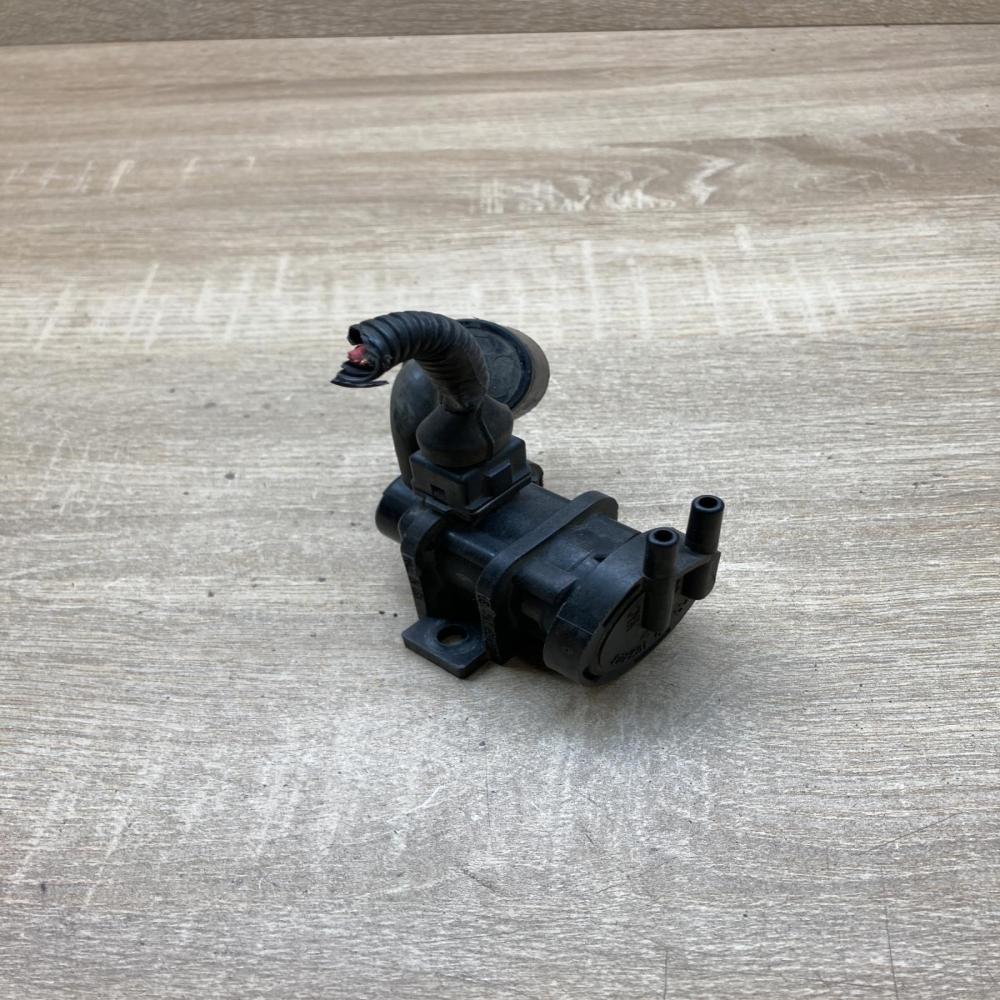 7700103403   Turbo solenoid valve Renault Megane I