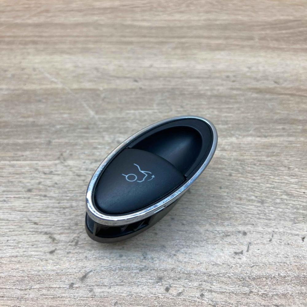 A2118211151 501890  Tailgate/trunk/boot open switch Mercedes-Benz E W211