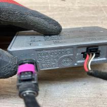 2118200885 09701212  Aerial antenna amplifier Mercedes-Benz CLS C219
