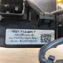 5Q1713925F 5Q1713025F  Gear shifter/selector Volkswagen PASSAT B6