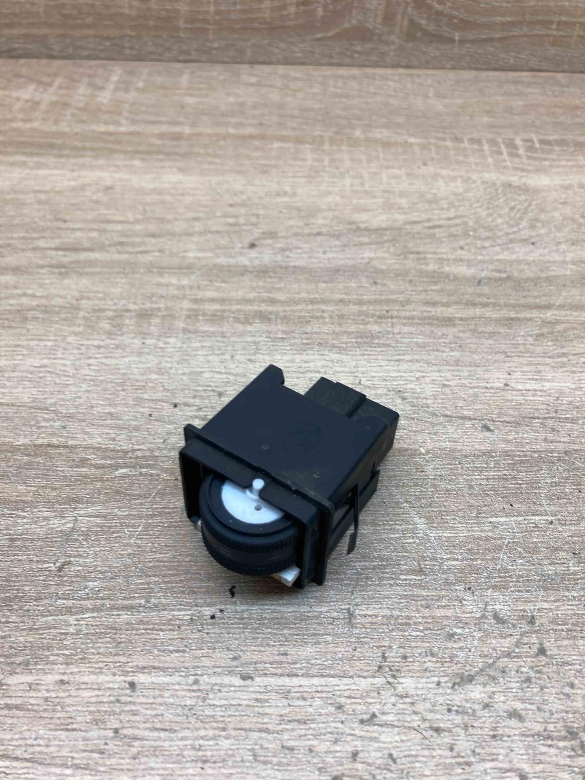 4F0941301A   Headlight level height control switch Audi A6 S6 C6 4F