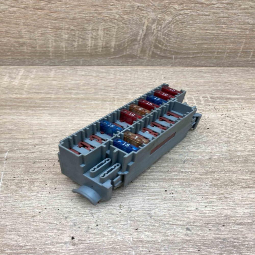 8622520   Fuse module Volvo S60
