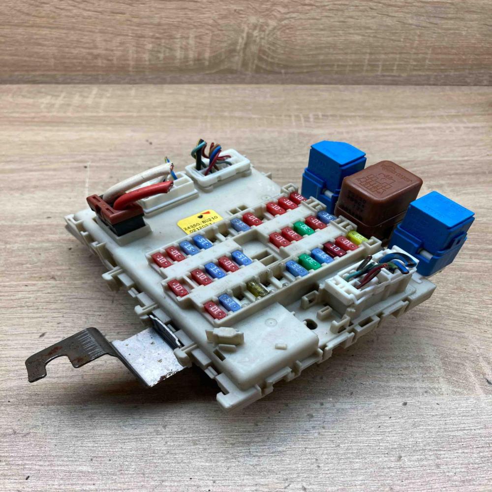 24350BU210 0212031  Fuse module Nissan Almera N16