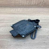 6NN007626   Air flap motor/actuator Skoda Octavia Mk1 (1U)