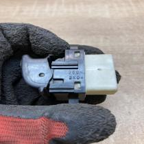 358 2K04   Electric window control switch Mazda 6