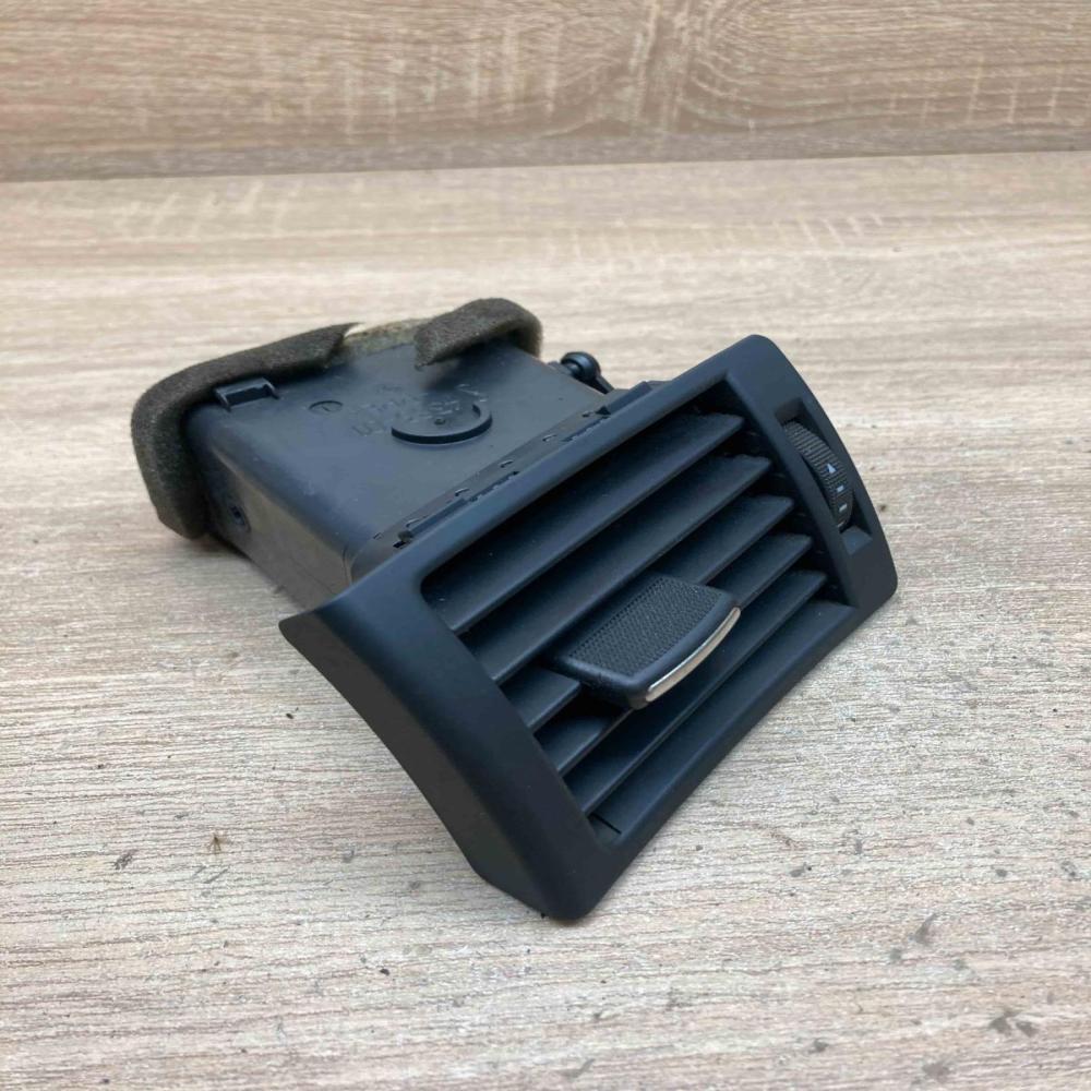 8E0820901F 36113040 SFD Dashboard side air vent grill/cover trim Audi A4 S4 B6 8