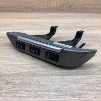 8H22 13D767 BA 070919  Steering wheel buttons/switches Land Rover Discovery 3 -