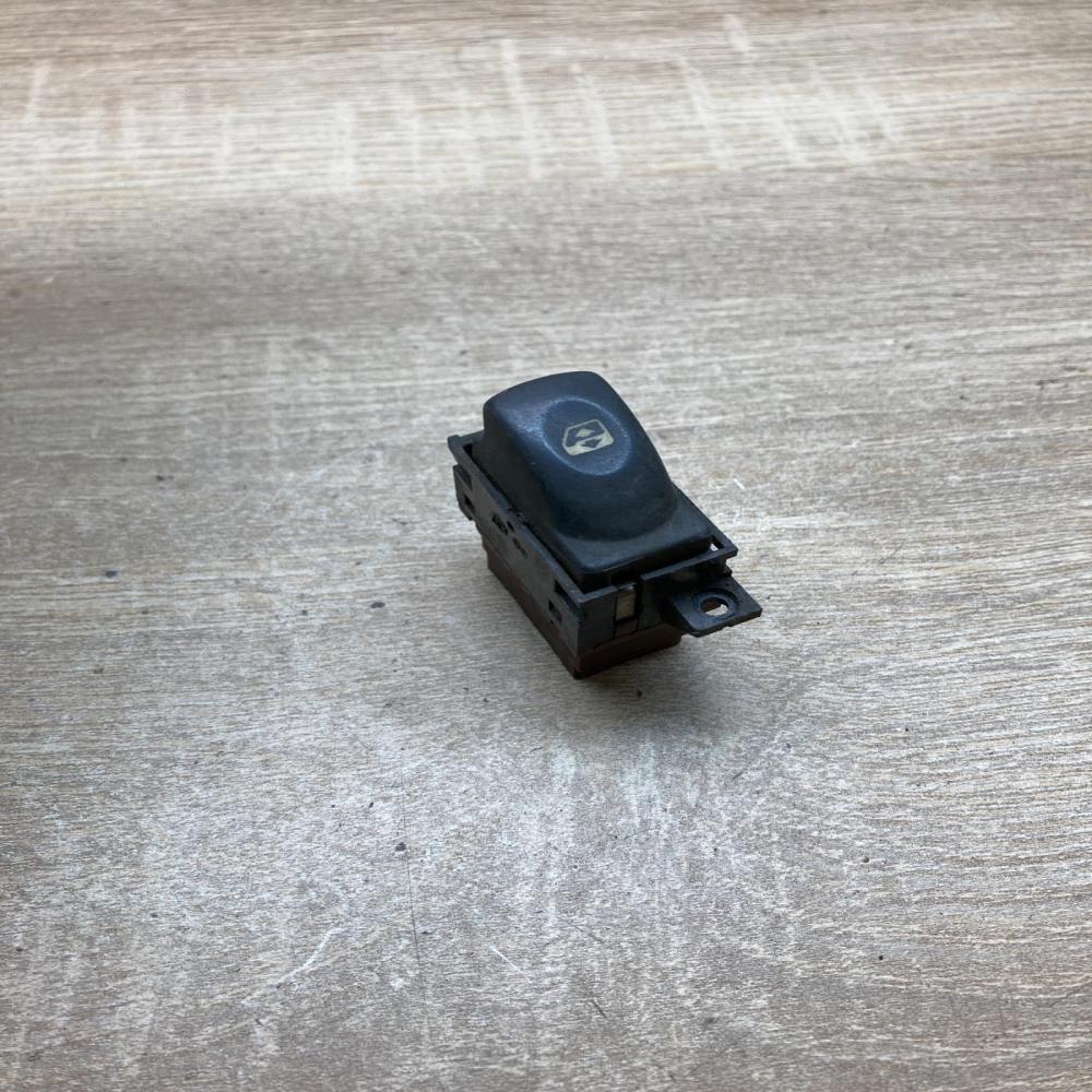 7700417486D 7700417486  Electric window control switch Renault Laguna I