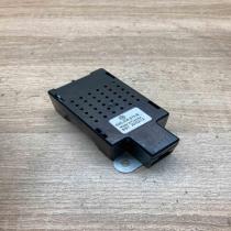 5M0035570B   Aerial antenna amplifier Volkswagen Golf VI