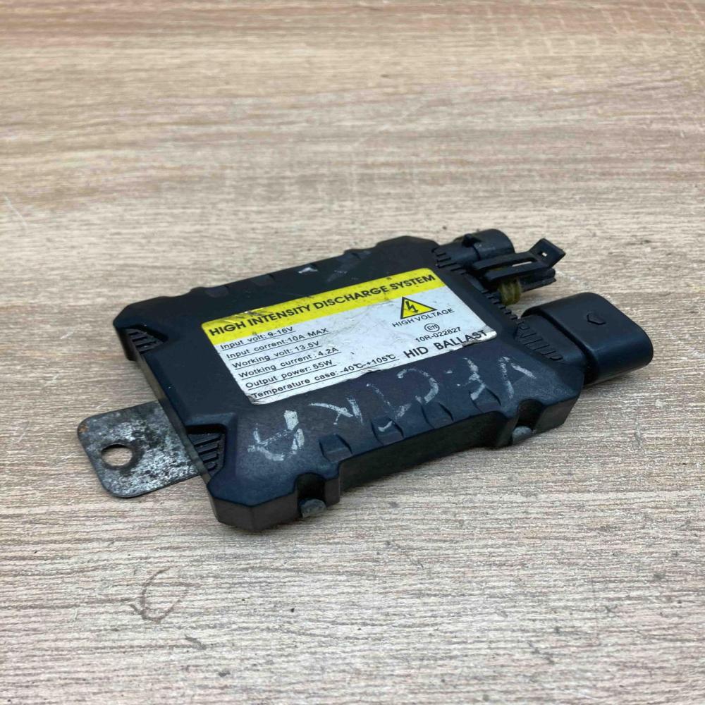 10R 022827   Headlight ballast module Xenon Audi A6 S6 C5 4B