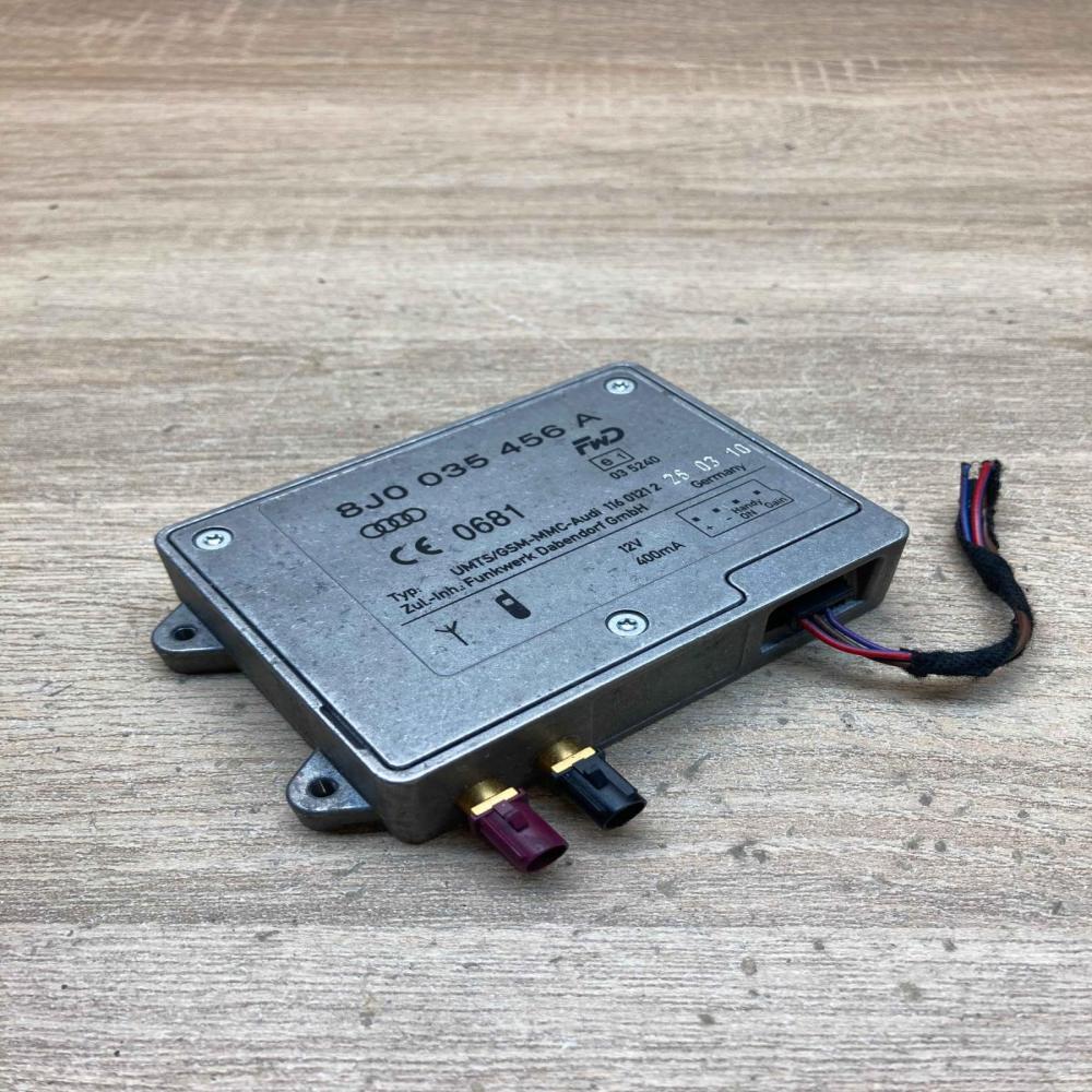 8J0035456A  FWD Aerial antenna amplifier Audi A4 S4 B8 8K