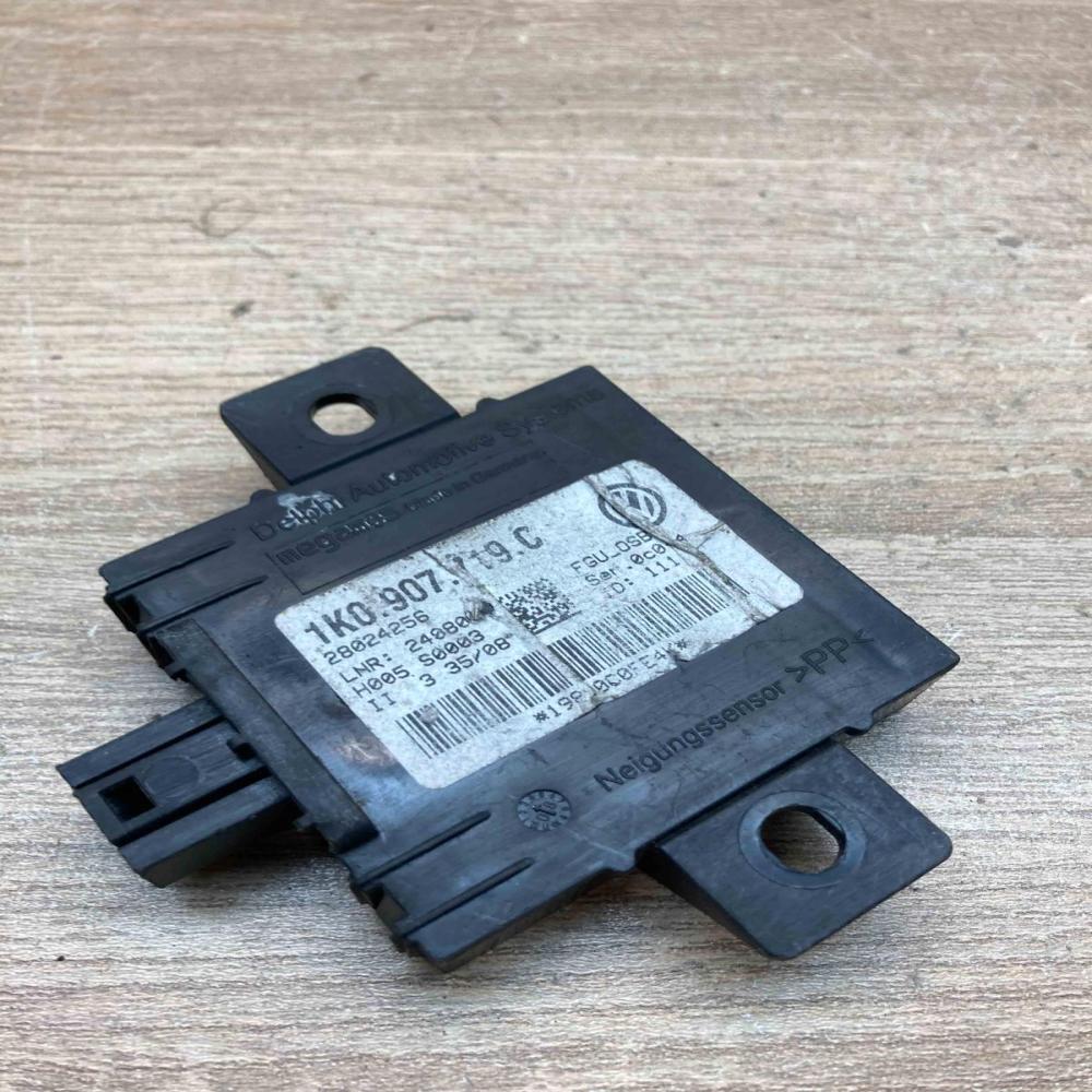 1K0907719C 28024256  Alarm control unit/module Audi A3 S3 8P
